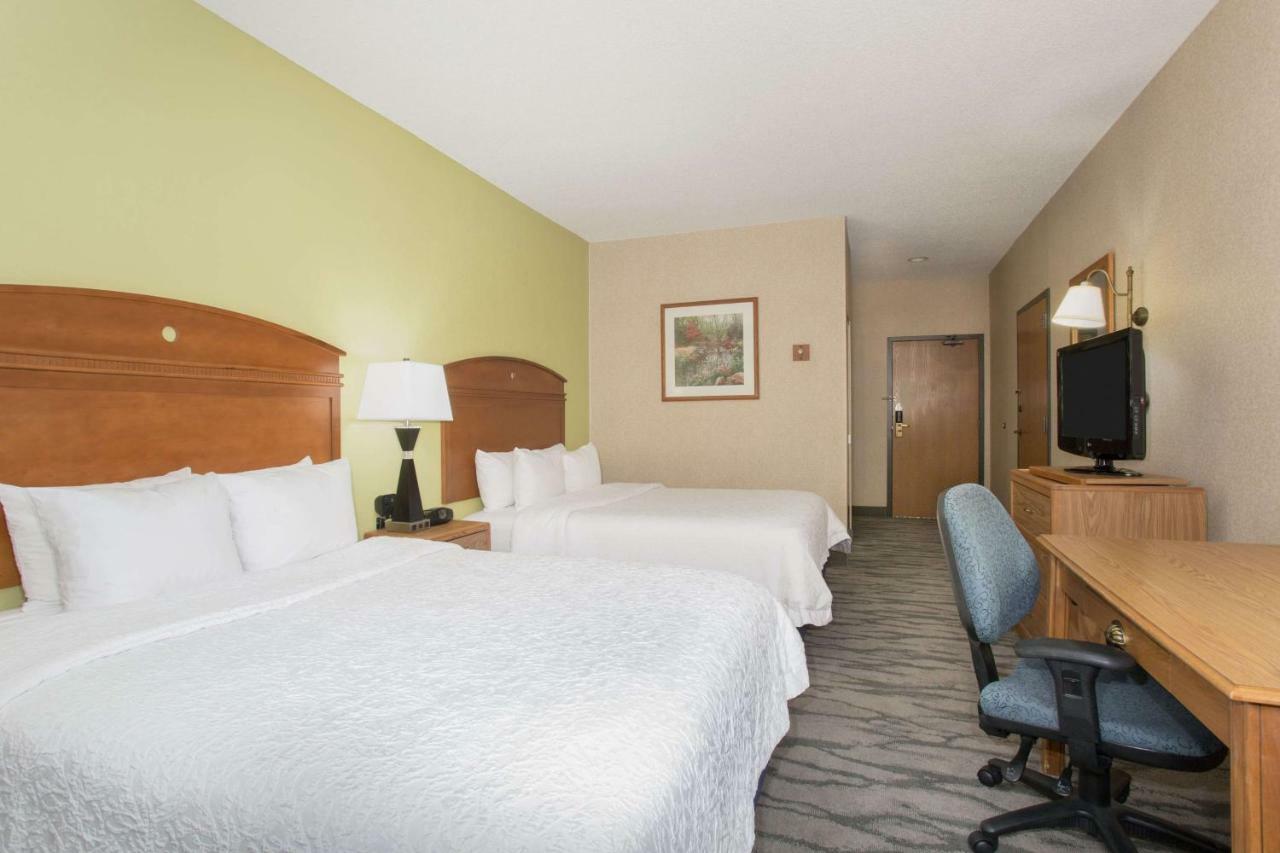Baymont By Wyndham Thornton Hotel Exterior foto